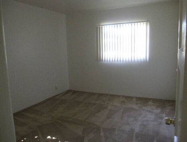 Building Photo - Charming 4-Bedroom Home in Hudson Park – L...