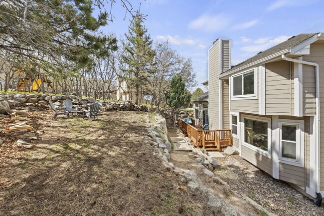 Building Photo - Spacious 6-Bedroom Broadmoor Rental with M...