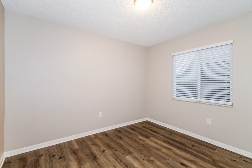 Building Photo - 12102 Buffington Ln