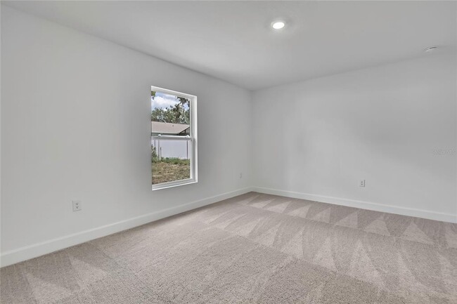 Building Photo - 3390 Dristol Ave