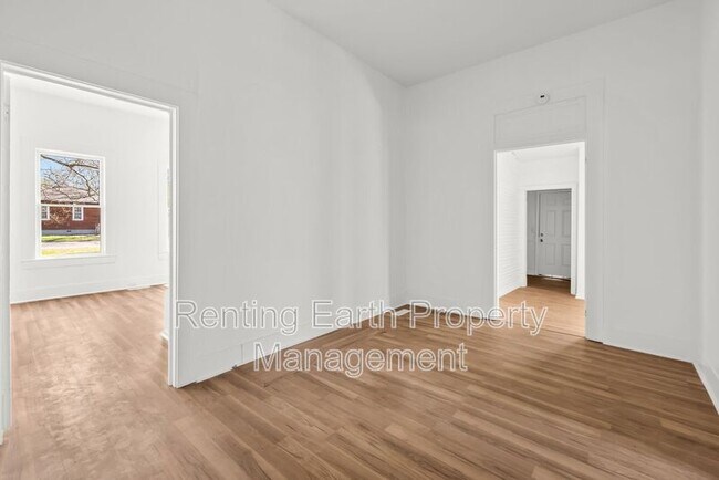 Building Photo - 2017 48th Street Ensley