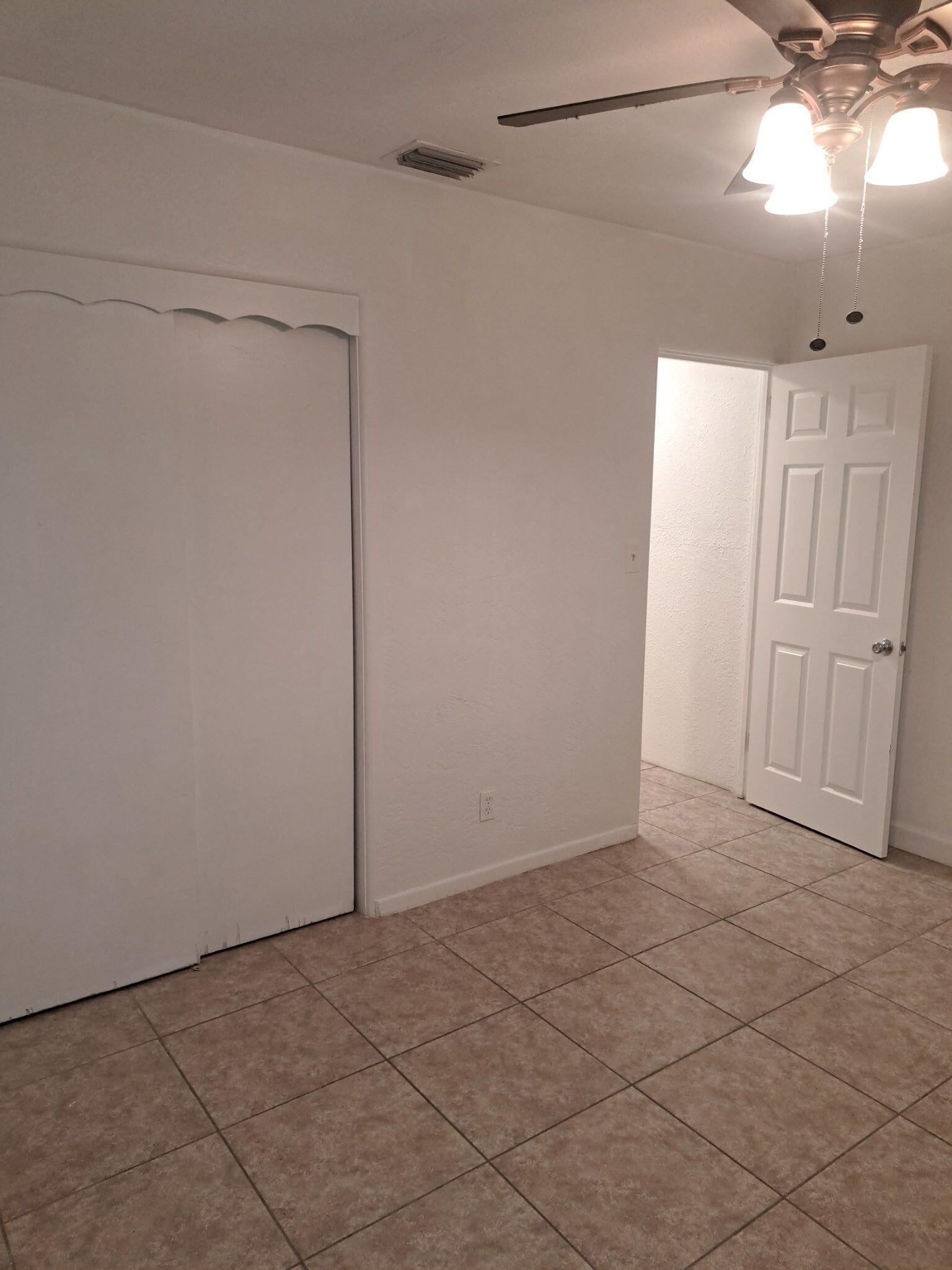 Building Photo - 4926 David Ave