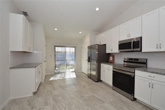 Building Photo - 11 Buttonwood Ln