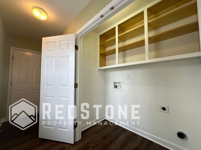 Building Photo - 2224 May Dr