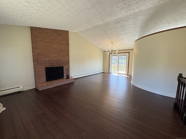 Building Photo - 37 Woodmont Dr