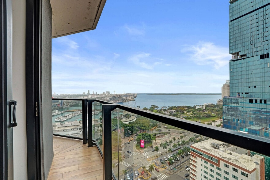 Building Photo - 398 NE 5th St