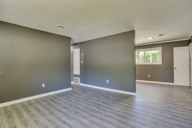 Building Photo - 3607 Massiot Dr