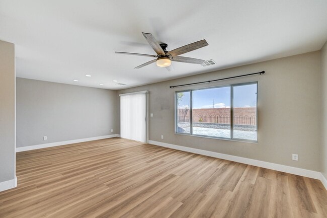 Building Photo - 9930 Stiges St