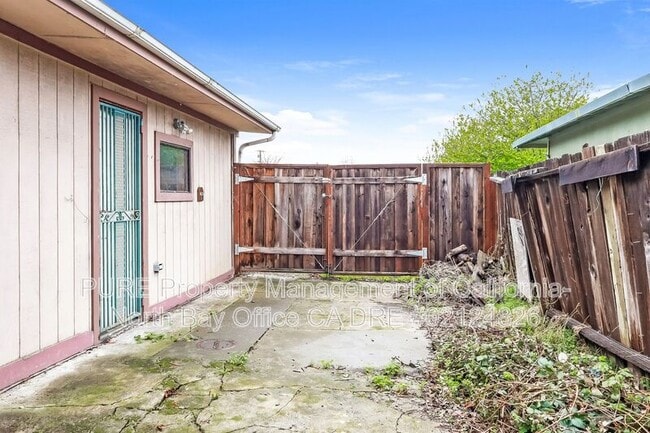 Building Photo - 1426 Olive St