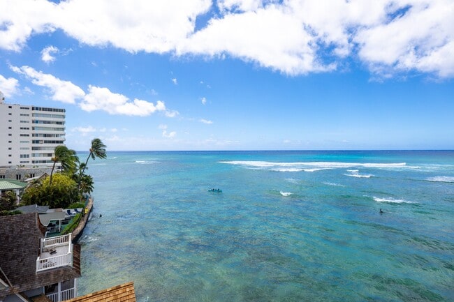 Building Photo - 3019 Kalakaua Ave