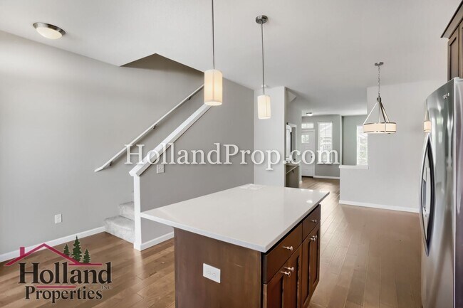 Building Photo - Modern Townhome with Dual Primary Suites & 2-Car Garage in Prime Beaverton Location
