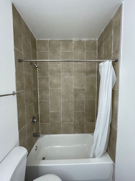 Building Photo - 11459 Collins St