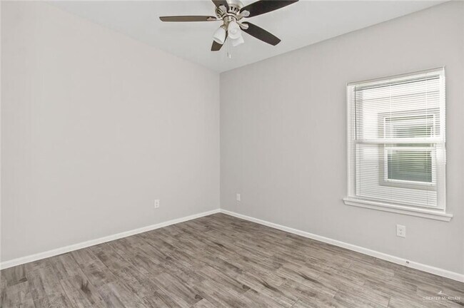 Building Photo - 1216 Shavano Dr