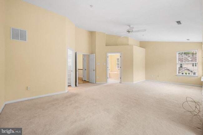 Building Photo - 530 Limerick Cir