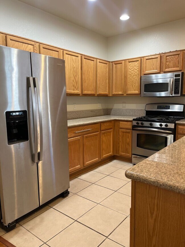 Building Photo - Easy living