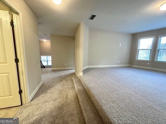 Building Photo - 5605 Upper Creek Ct