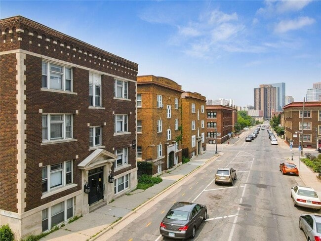 Building Photo - 1910 1st Ave S