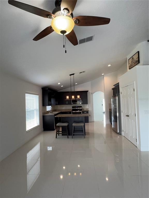 Building Photo - 2823 Maguire Dr