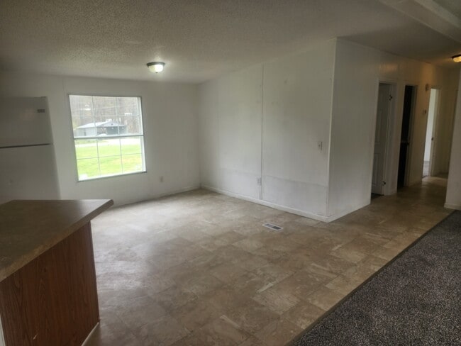 Building Photo - 11211 Allen Dr