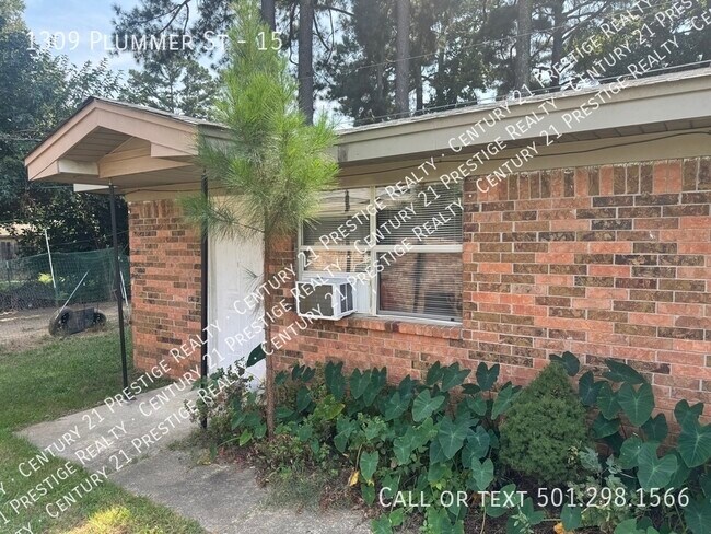 Primary Photo - 1309 Plummer St