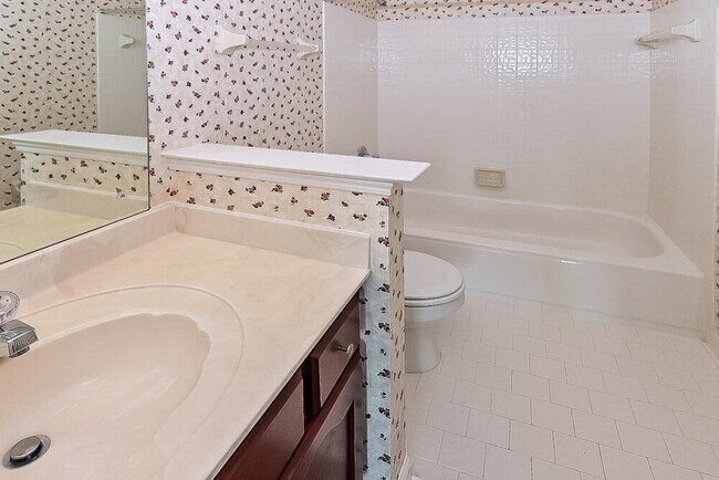 Building Photo - 10338 Ivy Laurel Cove