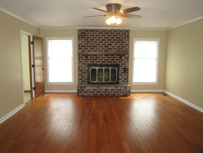 Building Photo - 4 Ashley St