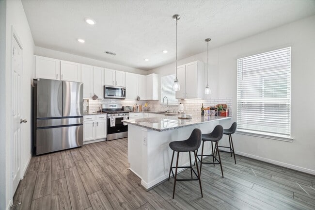 Building Photo - 6223 Morning Fern Ln