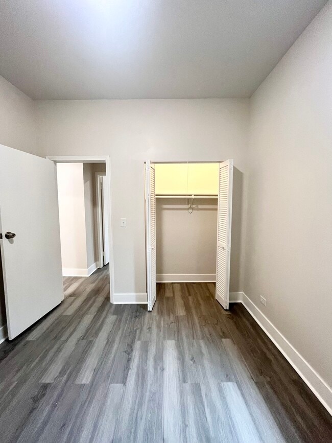 Building Photo - 2258 S Sacramento Ave