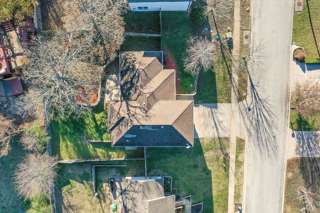 Building Photo - Single-Family Home in Black Oak Estates, Branson