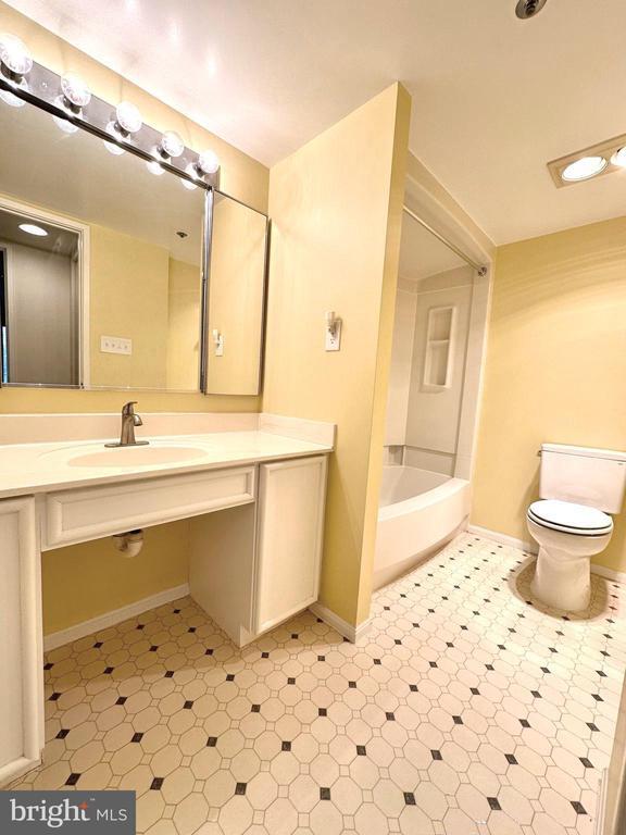 Building Photo - 3310 N Leisure World Blvd