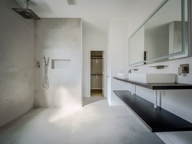 Building Photo - 24531 Via Salerno Ct