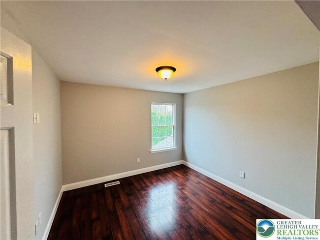 Building Photo - 2274 Briarwood Dr