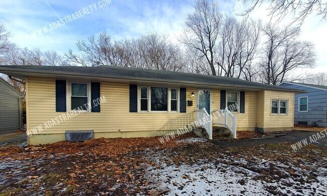 Building Photo - Beautiful 3 Bed/1 Bath Home in KCMO-Available NOW!!