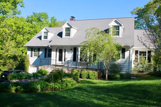 Primary Photo - 55 Knollcrest Rd