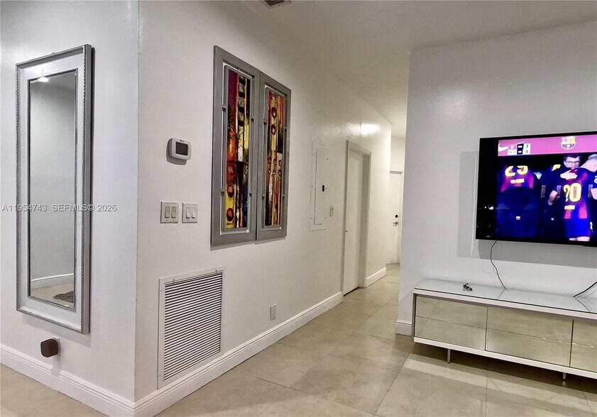 Building Photo - 8122 NW 187th Ter