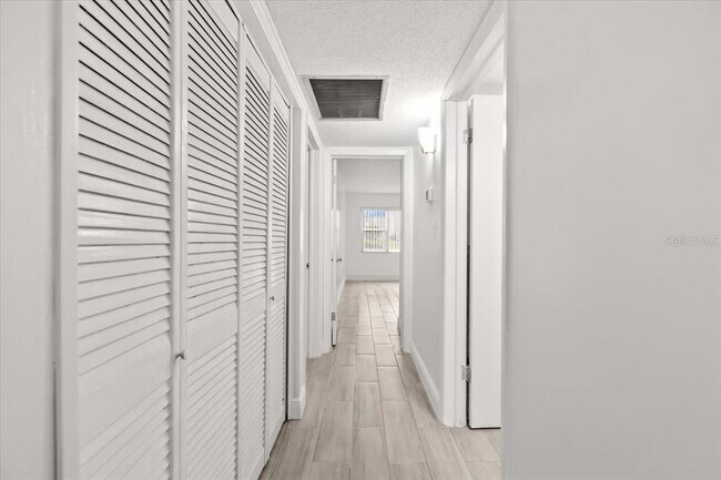 Building Photo - 1235 S Highland Ave