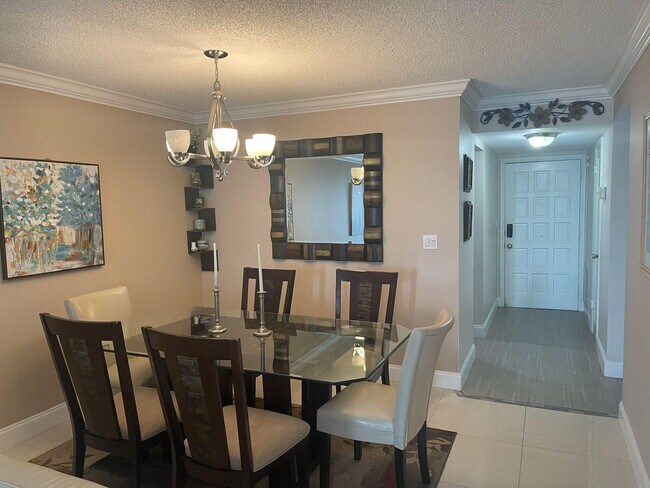 Building Photo - 4539 Luxemburg Ct