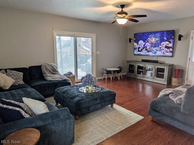 Building Photo - 1902 Harding Dr