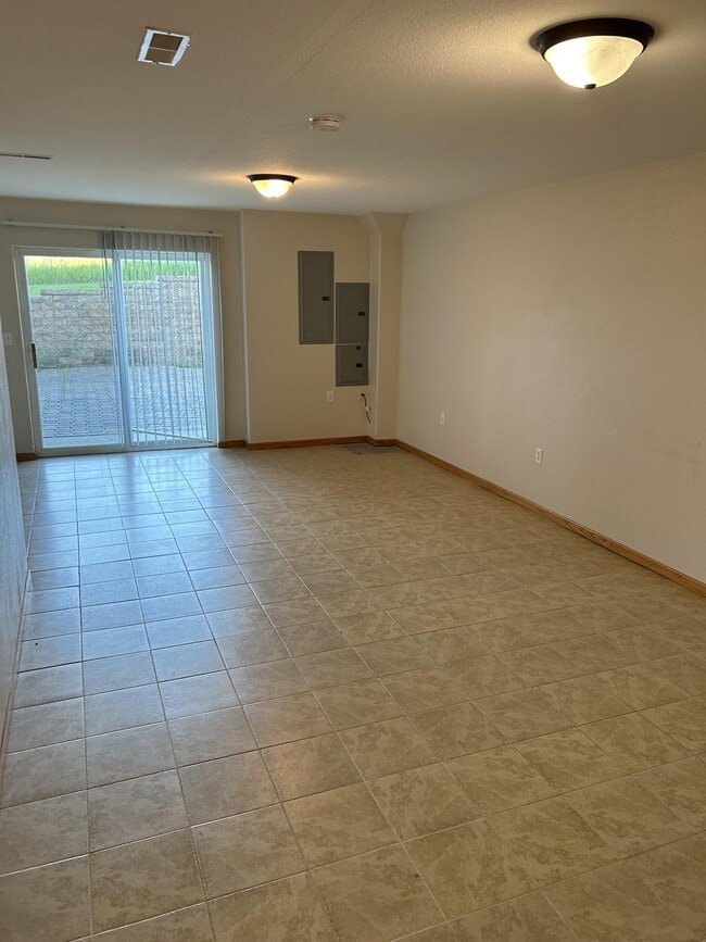 Building Photo - 3240 E Capitol Ave