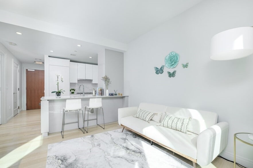 Building Photo - 133 Seaport Blvd