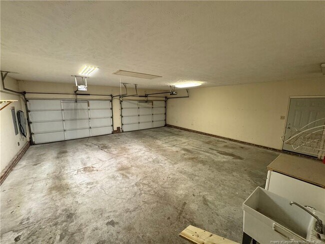 Building Photo - 4011 Woods Ct