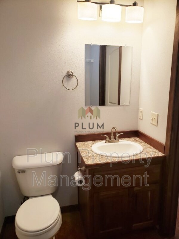 Building Photo - 2130 Mount Ave