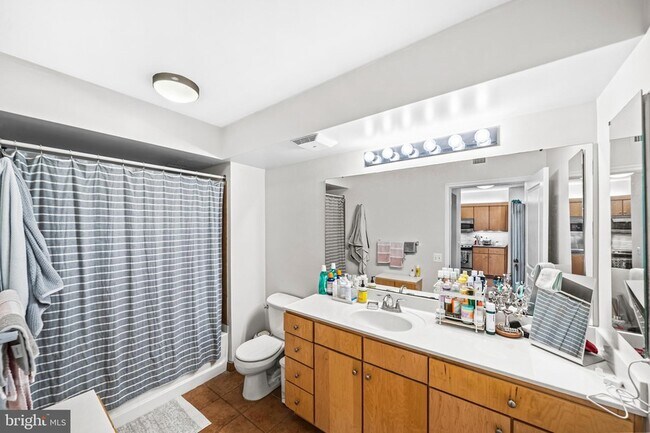 Building Photo - 631 D St NW