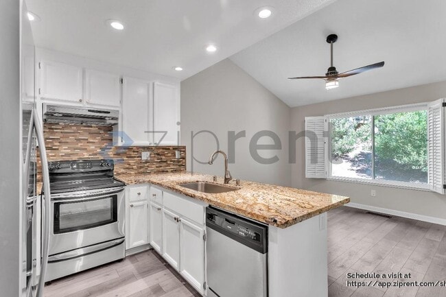 Building Photo - 135 Southwind Dr