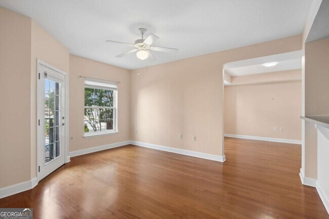 Building Photo - 230 E Ponce de Leon Ave