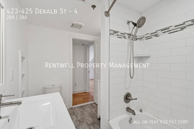 Building Photo - 423-425 Dekalb St-4