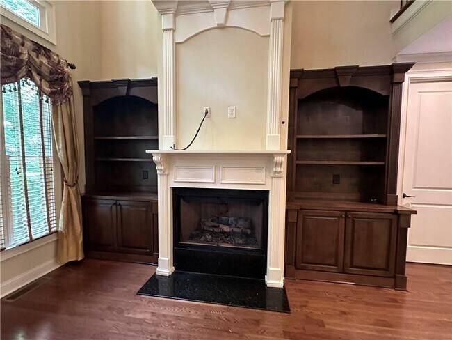 Building Photo - 510 Lake Medlock Dr