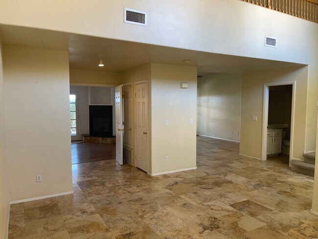 Building Photo - 2246 Sisley Pl
