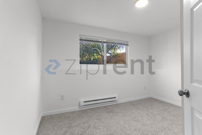 Building Photo - 1611 S 84th St