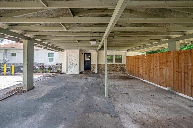 Building Photo - 2307 E Osborne Ave